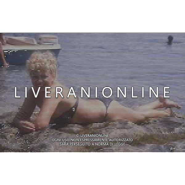 RETROSPETTIVA SANDRO MILO ATTRICE NELLA FOTO SANDRA MILO A TAORMINA NELL\'ANNO 1981 AG ALDO LIVERANI SAS 