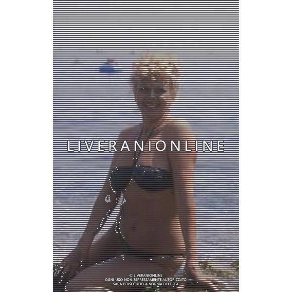 RETROSPETTIVA SANDRO MILO ATTRICE NELLA FOTO SANDRA MILO A TAORMINA NELL\'ANNO 1981 AG ALDO LIVERANI SAS