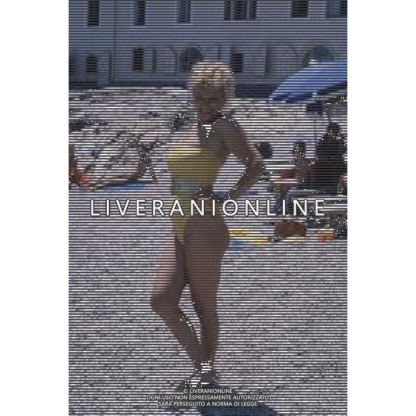 Dia- RETROSPETTIVA SANDRO MILO ATTRICE NELLA FOTO SANDRA MILO A TAORMINA NELL\'ANNO 1981 AG ALDO LIVERANI SAS