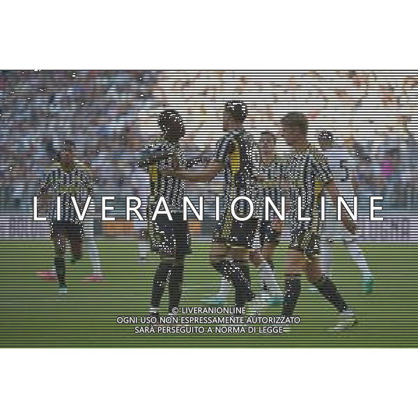 TVMV-Torino 09.08.2023 Allianz Stadium © Manuela Viganti/Agenzia Aldo Liverani Allenamento Juventus Centenario Famiglia Agnelli Nella foto: esultanza juventus dopo il gol di dusan vlahovic ©Viganti/AGENZIA ALDO LIVERANI SAS
