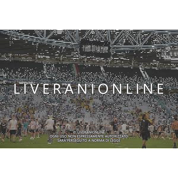 TVMV-Torino 09.08.2023 Allianz Stadium © Manuela Viganti/Agenzia Aldo Liverani Allenamento Juventus Centenario Famiglia Agnelli Nella foto: invasione di campo dei tifosi nel finale ©Viganti/AGENZIA ALDO LIVERANI SAS