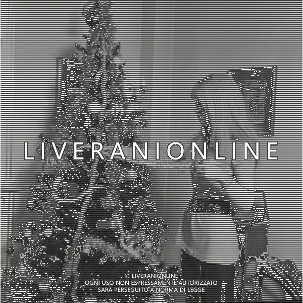 NEG -1969 MILANO RETROSPETTIVA DORI GHEZZI CANTANTE NELLA FOTO DORI GHEZZI A NATALE CON LA FAMIGLIA AG ALDO LIVERANI SAS