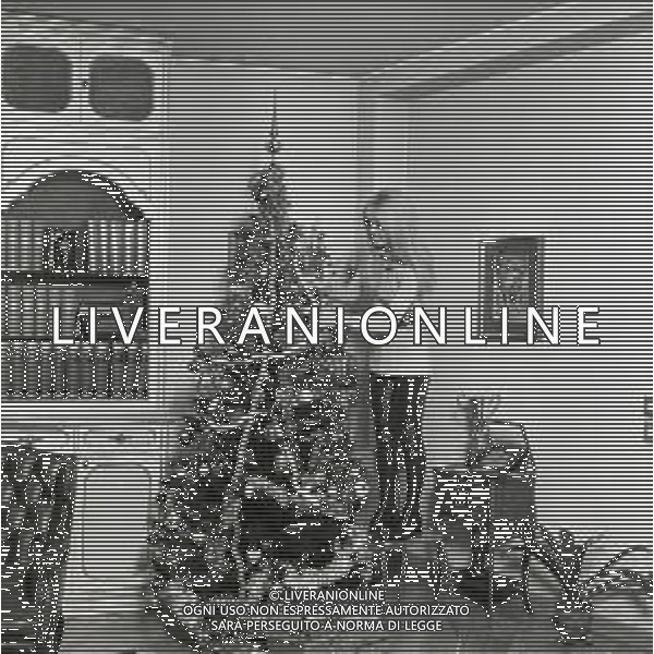 NEG -1969 MILANO RETROSPETTIVA DORI GHEZZI CANTANTE NELLA FOTO DORI GHEZZI A NATALE CON LA FAMIGLIA AG ALDO LIVERANI SAS