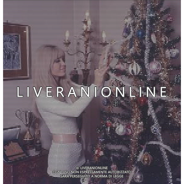 COL-1969 MILANO RETROSPETTIVA DORI GHEZZI CANTANTE NELLA FOTO DORI GHEZZI AG ALDO LIVERANI SAS