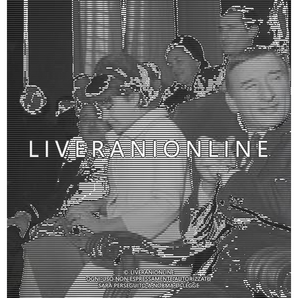 NEG-RETROSPETTIVA RENATO RASCEL ATTORE NELLA FOTO RENATO RASCEL CON HUGUETTE CARTIER A MILANO PER IL LORO MATRIMONIO IL GIORNO 03-01-1966 AG ALDO LIVERANI SAS