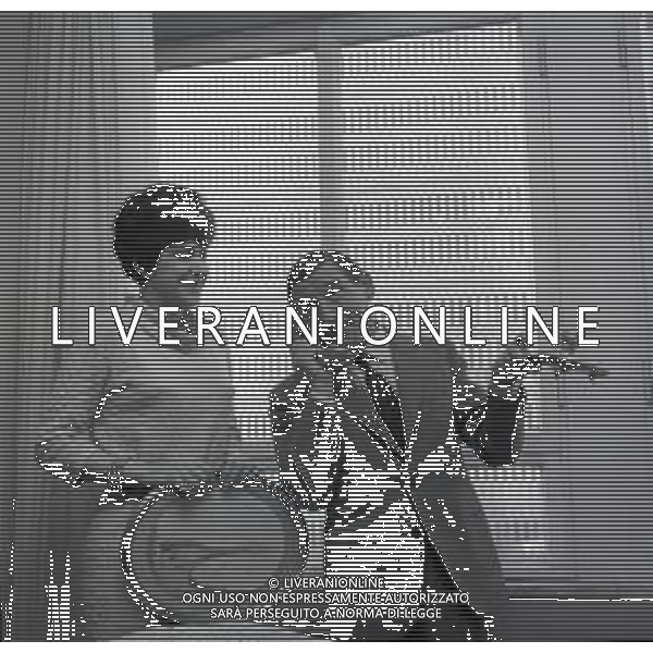 NEG-RETROSPETTIVA RENATO RASCEL ATTORE NELLA FOTO RENATO RASCEL CON HUGUETTE CARTIER A MILANO IL GIORNO 03-01-1966 AG ALDO LIVERANI SAS