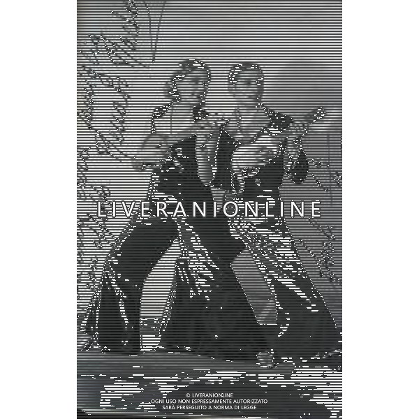 NEG-RETROSPETTIVA RENATO RASCEL ATTORE NELLA FOTO RENATO RASCEL CON LIVIA NUGUEI A FORLI\' IL GIORNO 19-04-1930 ARCHIVIO SANDRO VESPASIANI-AG ALDO LIVERANI SAS 