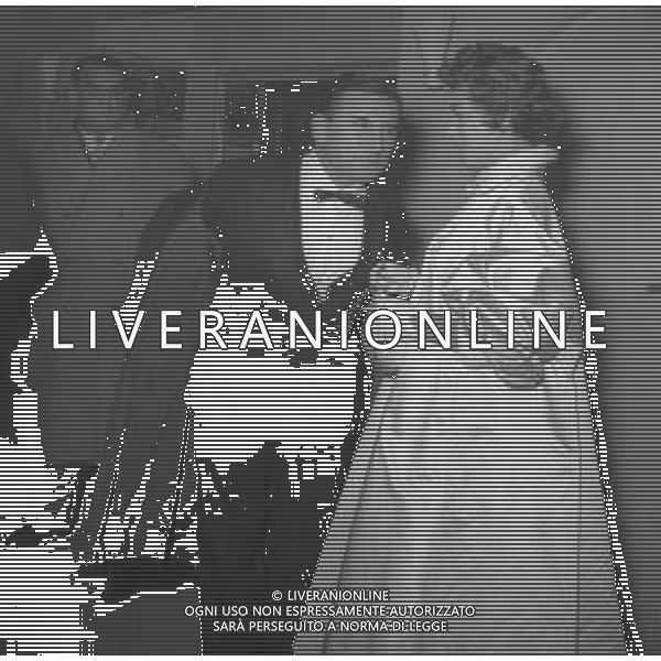 NEG-RETROSPETTIVA RENATO RASCEL ATTORE NELLA FOTO RENATO RASCEL NELL\'ANNO 1950 A ROMA ALLA PRIMA CINEMATOGRAFICA LA TUNICA AG ALDO LIVERANI SAS 