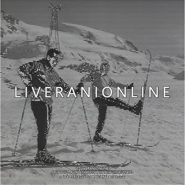 NEG-RETROSPETTIVA RENATO RASCEL ATTORE NELLA FOTO RENATO RASCEL A CERVINIA NELL\'ANNO 1965 AG ALDO LIVERANI SAS  