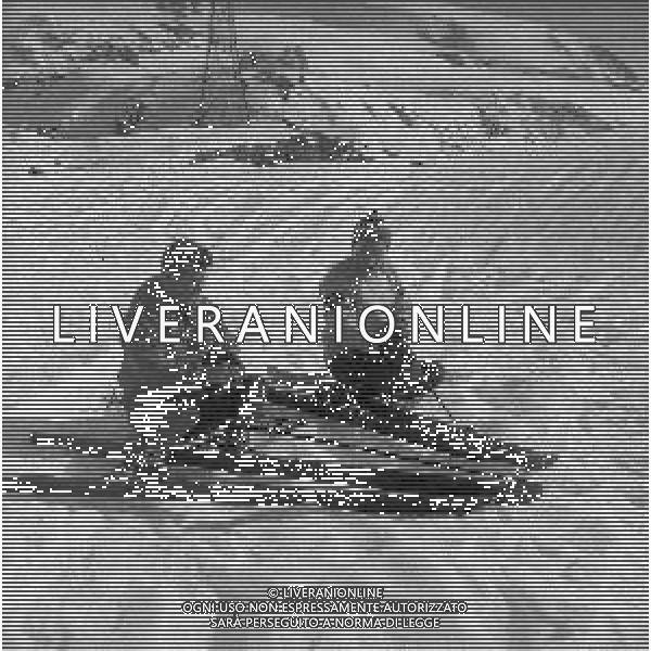 NEG-RETROSPETTIVA RENATO RASCEL ATTORE NELLA FOTO RENATO RASCEL A CERVINIA NELL\'ANNO 1965 AG ALDO LIVERANI SAS  