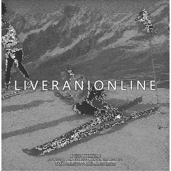 NEG-RETROSPETTIVA RENATO RASCEL ATTORE NELLA FOTO RENATO RASCEL A CERVINIA NELL\'ANNO 1965 AG ALDO LIVERANI SAS  