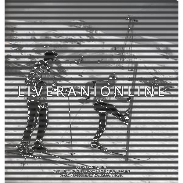 NEG-RETROSPETTIVA RENATO RASCEL ATTORE NELLA FOTO RENATO RASCEL A CERVINIA NELL\'ANNO 1965 AG ALDO LIVERANI SAS  