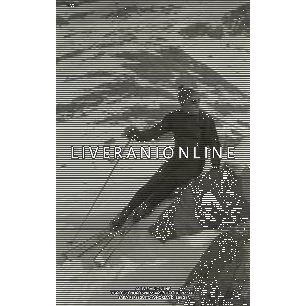 NEG-RETROSPETTIVA RENATO RASCEL ATTORE NELLA FOTO RENATO RASCEL A CERVINIA NELL\'ANNO 1965 AG ALDO LIVERANI SAS  
