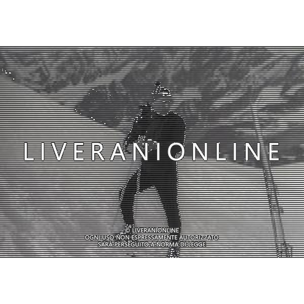 NEG-RETROSPETTIVA RENATO RASCEL ATTORE NELLA FOTO RENATO RASCEL A CERVINIA NELL\'ANNO 1965 AG ALDO LIVERANI SAS  