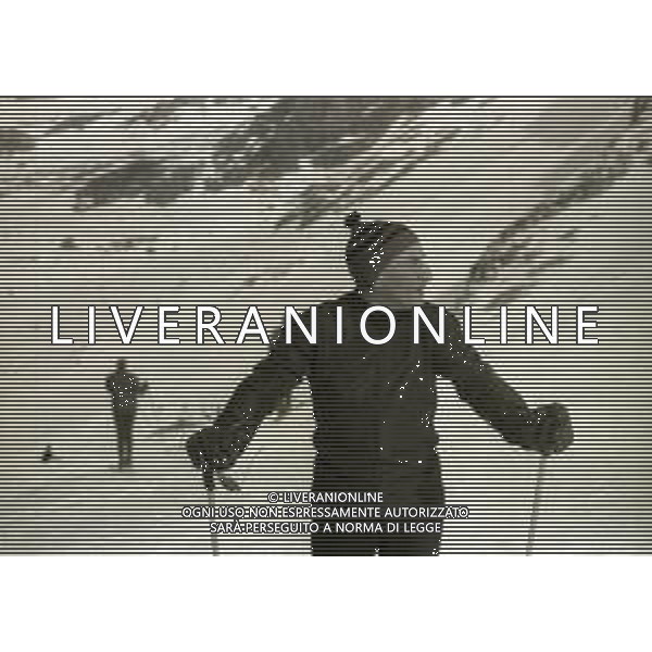 NEG-RETROSPETTIVA RENATO RASCEL ATTORE NELLA FOTO RENATO RASCEL A CERVINIA NELL\'ANNO 1965 AG ALDO LIVERANI SAS  