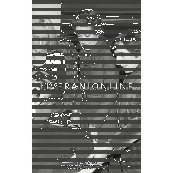 NEG-RETROSPETTIVA RENATO RASCEL ATTORE NELLA FOTO RENATO RASCEL NELL\'ANNO 1971 A MILANO CON LA MOGLIE HUGUETTE CARTIER AG ALDO LIVERANI SAS