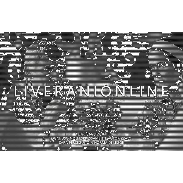 NEG-RETROSPETTIVA RENATO RASCEL ATTORE NELLA FOTO RENATO RASCEL NELL\'ANNO 1971 A MILANO CON LA MOGLIE HUGUETTE CARTIER AG ALDO LIVERANI SAS