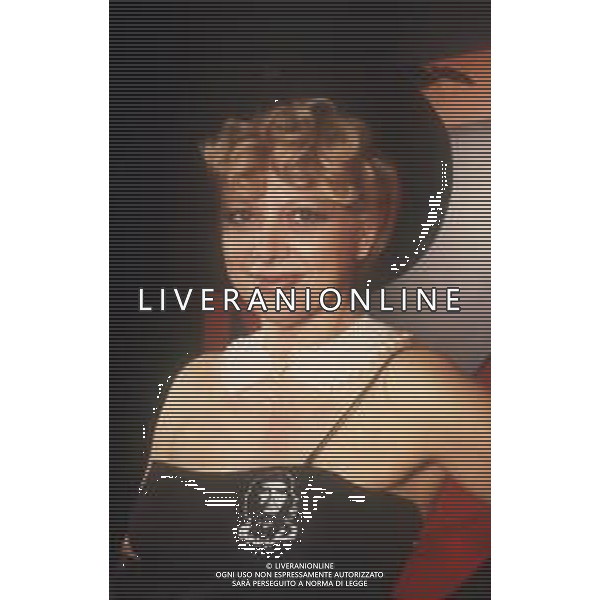 RETROSPETTIVA SANDRO MILO ATTRICE NELLA FOTO SANDRA MILO A MILANO NELL\'ANNO 1982 NELLA TRASMISSIONE TELEVISIVA “BLITZ“ AG ALDO LIVERANI SAS 