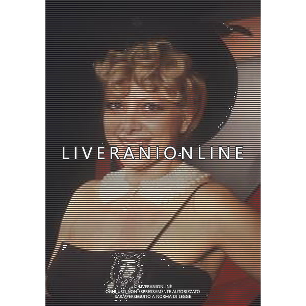 RETROSPETTIVA SANDRO MILO ATTRICE NELLA FOTO SANDRA MILO A MILANO NELL\'ANNO 1982 NELLA TRASMISSIONE TELEVISIVA “BLITZ“ AG ALDO LIVERANI SAS 