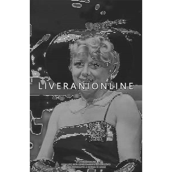 Neg- RETROSPETTIVA SANDRO MILO ATTRICE NELLA FOTO SANDRA MILO A MILANO NELL\'ANNO 1982 NELLA TRASMISSIONE TELEVISIVA “BLITZ“ AG ALDO LIVERANI SAS
