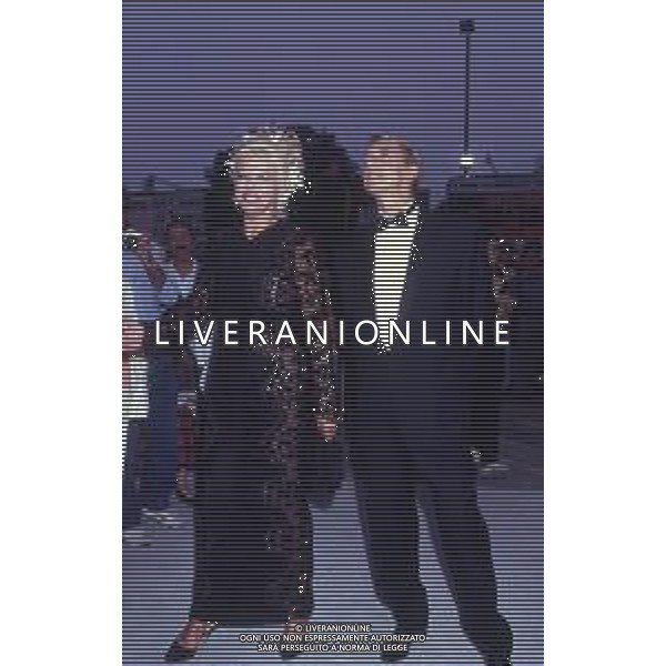 RETROSPETTIVA SANDRO MILO ATTRICE NELLA FOTO SANDRA MILO NELL\'ANNO 1990 A VENEZIA CON GIANNI DEI AG ALDO LIVERANI SAS