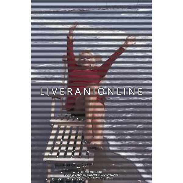 SANDRA MILO, attrice e conduttrice televisiva italiana - RETROSPETTIVA nella foto a Venezia nel 1990 ©ARCHIVIO / AGENZIA ALDO LIVERANI SAS