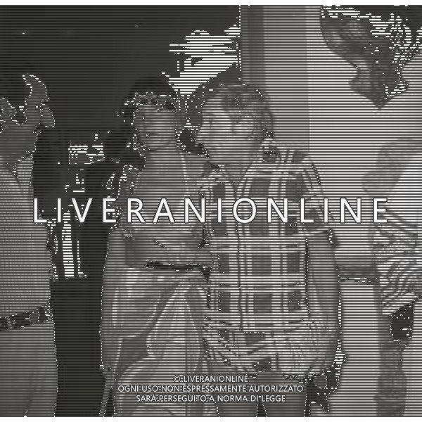 NEG-RETROSPETTIVA RENATO RASCEL ATTORE NELLA FOTO RENATO RASCEL NELL\'ANNO 1974 A TAORMINA CON GIUDITTA SANTARINI AG ALDO LIVERANI SAS