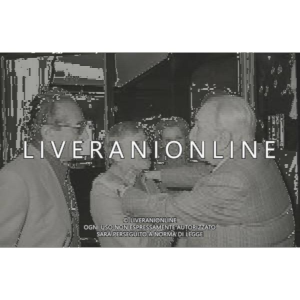NEG-RETROSPETTIVA RENATO RASCEL ATTORE NELLA FOTO RENATO RASCEL E GIUDITTA SANTARINI E REMIGIO PAONE NELL\'ANNO 1978 A MILANO TERRAZZA MARTINI AG ALDO LIVERANI SAS 