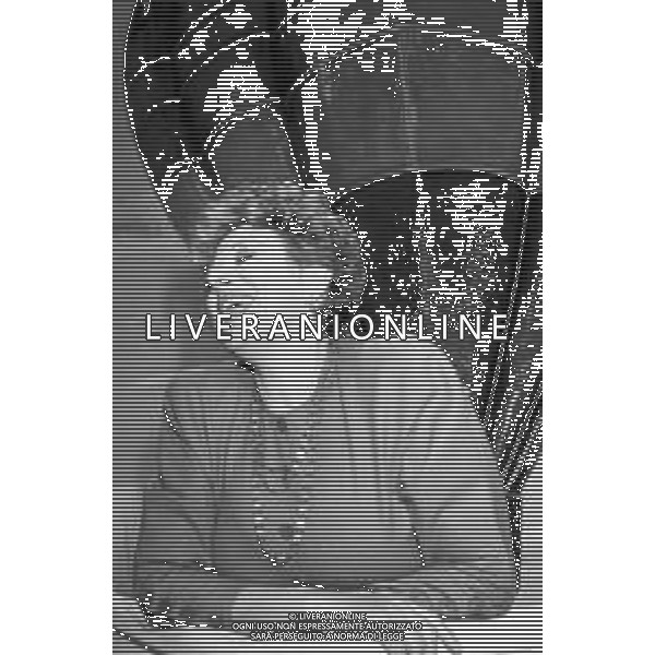 Neg- RETROSPETTIVA SANDRO MILO ATTRICE NELLA FOTO SANDRA MILO A ROMA NELL\'ANNO 1988 NELLA TRASMISSIONE TELEVISIVA “PICCOLI E GRANDI FANS“ AG ALDO LIVERANI SAS  