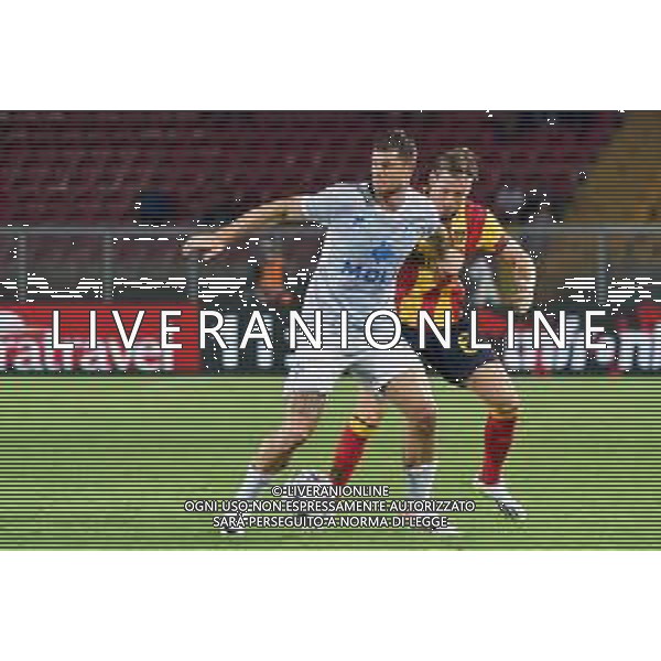 Alberto Cerri (Como 1907) and Federico Baschirotto (US Lecce) during the Coppa Italia Round of 32 match between US Lecce and Como 1907 at stadio Via Del Mare on August 13, 2023 in Lecce, Italy. (Photo by Emmanuele Mastrodonato/ag. Aldo Liverani sas) / AGENZIA ALDO LIVERANI SAS  