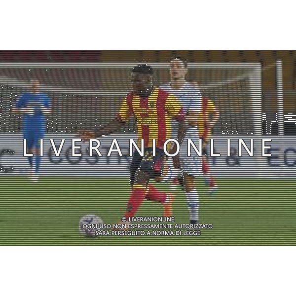 Lameck Banda (US Lecce) and Federico Barba (Como 1907) during the Coppa Italia Round of 32 match between US Lecce and Como 1907 at stadio Via Del Mare on August 13, 2023 in Lecce, Italy. (Photo by Emmanuele Mastrodonato/ag. Aldo Liverani sas) / AGENZIA ALDO LIVERANI SAS  