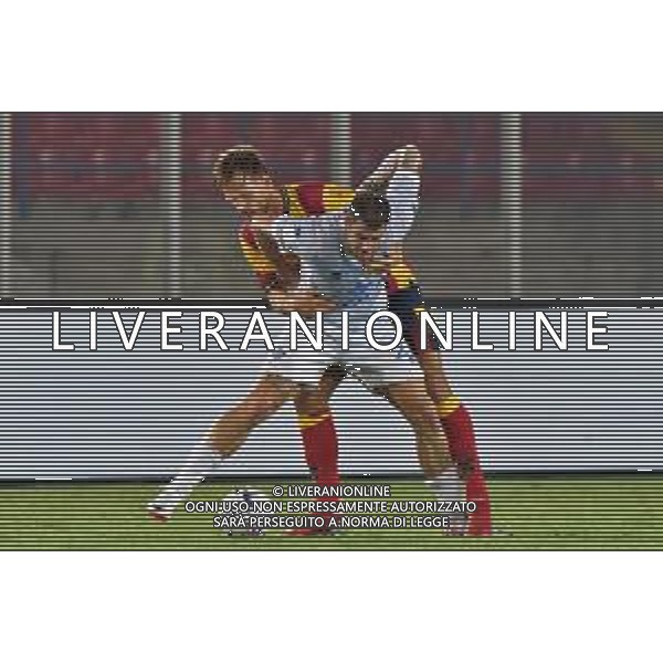 Alberto Cerri (Como 1907) and Marin Pongracic (US Lecce) during the Coppa Italia Round of 32 match between US Lecce and Como 1907 at stadio Via Del Mare on August 13, 2023 in Lecce, Italy. (Photo by Emmanuele Mastrodonato/ag. Aldo Liverani sas) / AGENZIA ALDO LIVERANI SAS  