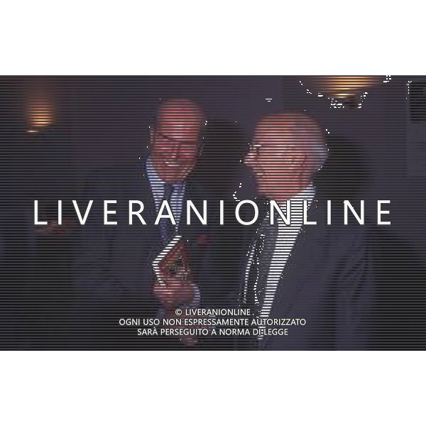 DIAP-RETROSPETTIVA PROFESSORE UMBERTO VERONESI NELLA FOTO UMBERTO VERONESI A MILANO CON RENATO DULBECCO AG ALDO LIVERANI SAS 