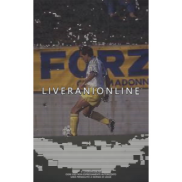 DIAP-RETROSPETTIVA STEFANO CUOGHI CALCIATORE NELLA FOTO STEFANO CUOGHI CON LA MAGLIA DEL PARMA NELL\'ANNO 1990-1991 AG ALDO LIVERANI SAS  