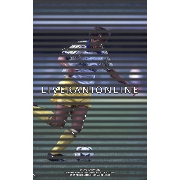 DIAP-RETROSPETTIVA STEFANO CUOGHI CALCIATORE NELLA FOTO STEFANO CUOGHI CON LA MAGLIA DEL PARMA NELL\'ANNO 1990-1991 AG ALDO LIVERANI SAS  