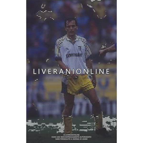 DIAP-RETROSPETTIVA STEFANO CUOGHI CALCIATORE NELLA FOTO STEFANO CUOGHI CON LA MAGLIA DEL PARMA NELL\'ANNO 1991 AG ALDO LIVERANI SAS