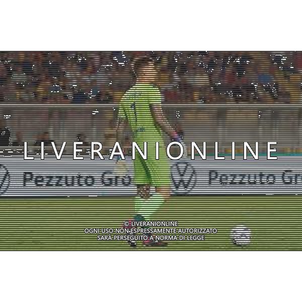 Adrian Semper (Como 1907) during the Coppa Italia Round of 32 match between US Lecce and Como 1907 at stadio Via Del Mare on August 13, 2023 in Lecce, Italy. (Photo by Emmanuele Mastrodonato/ag. Aldo Liverani sas) / AGENZIA ALDO LIVERANI SAS  