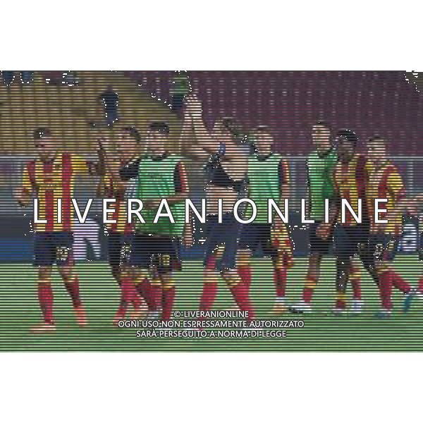 esultanza fine gara - Players of US Lecce celebrates the victory during the Coppa Italia Round of 32 match between US Lecce and Como 1907 at stadio Via Del Mare on August 13, 2023 in Lecce, Italy. (Photo by Emmanuele Mastrodonato/ag. Aldo Liverani sas) / AGENZIA ALDO LIVERANI SAS  