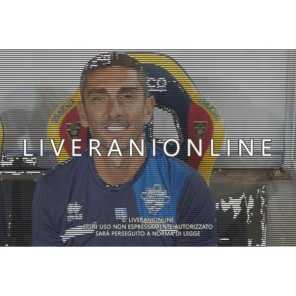 coach Moreno Longo (Como 1907) during the Coppa Italia Round of 32 match between US Lecce and Como 1907 at stadio Via Del Mare on August 13, 2023 in Lecce, Italy. (Photo by Emmanuele Mastrodonato/ag. Aldo Liverani sas) / AGENZIA ALDO LIVERANI SAS  