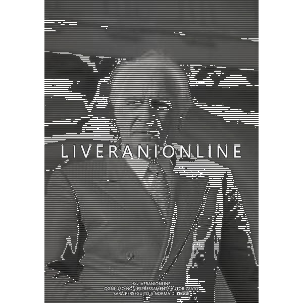 NEG-RETROSPETTIVA MARCO PANNELLA POLITICO NELLA FOTO MARCO PANNELLA NELL\'ANNO 1989 A UN COMIZIO A FIRENZE AG ALDO LIVERANI SAS 