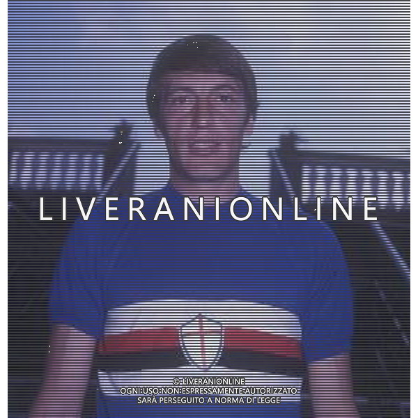 COL-RETROSPETTIVA PAOLO TUTTINO CALCIATORE NELLA FOTO PAOLO TUTTINO CON LA MAGLIA DELLA SAMPDORIA CALCIO AG ALDO LIVERANI SAS