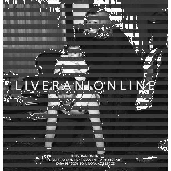 Pippo Baudo - Conduttore televisivo italiano, in attivita\' dal 1959. nella foto pippo 1971 in famiglia a milano ph.ARCHIVIO AG.AL DO LIVERANI SAS