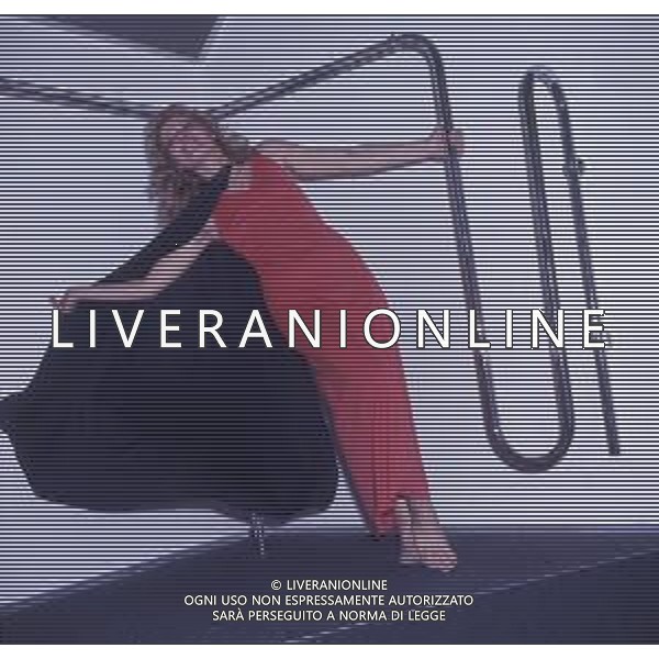 COL-RETROSPETTIVA GIOVANNA NOCETTI CANTANTE NELLA FOTO GIOVANNA NOCETTI A MILANO NELL\'ANNO 1981 AG LADO LIVERANI SAS
