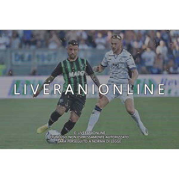 Sassuolo vs Atalanta nella foto Maxime Lopez (Sassuolo) e Teun Koopmeiners (Atalanta) Reggio Emilia 20-08-2023 Mapei Stadium - Stadio Città del Tricolore Campionato Serie A TIM - 1a giornata foto Roberto Garavaglia/ag. Aldo Liverani sas