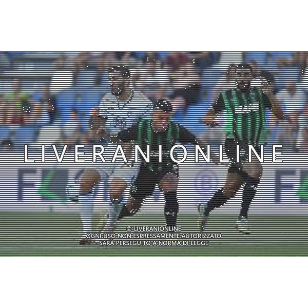 Sassuolo vs Atalanta nella foto Sead Kolasinac (Atalanta) e Maxime Lopez (Sassuolo) Reggio Emilia 20-08-2023 Mapei Stadium - Stadio Città del Tricolore Campionato Serie A TIM - 1a giornata foto Roberto Garavaglia/ag. Aldo Liverani sas