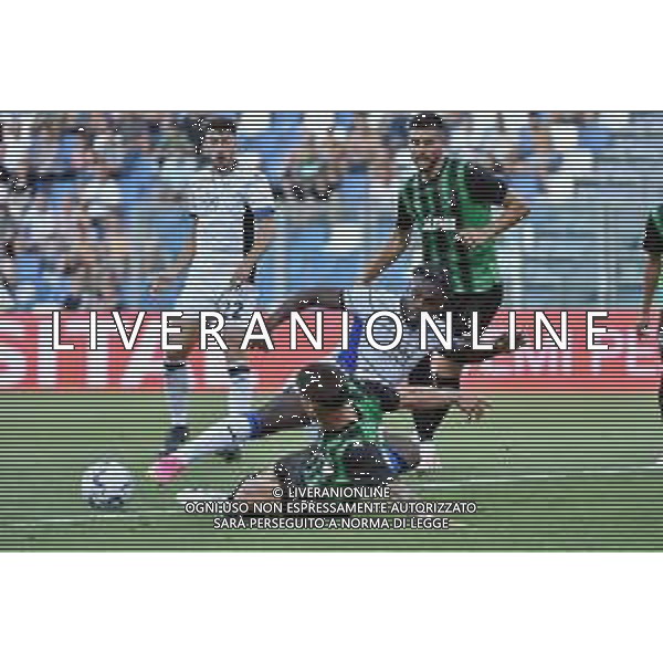 Sassuolo vs Atalanta nella foto contrasto in area tra Duvan Zapata (Atalanta) e Mattia Viti (Sassuolo) Reggio Emilia 20-08-2023 Mapei Stadium - Stadio Città del Tricolore Campionato Serie A TIM - 1a giornata foto Roberto Garavaglia/ag. Aldo Liverani sas