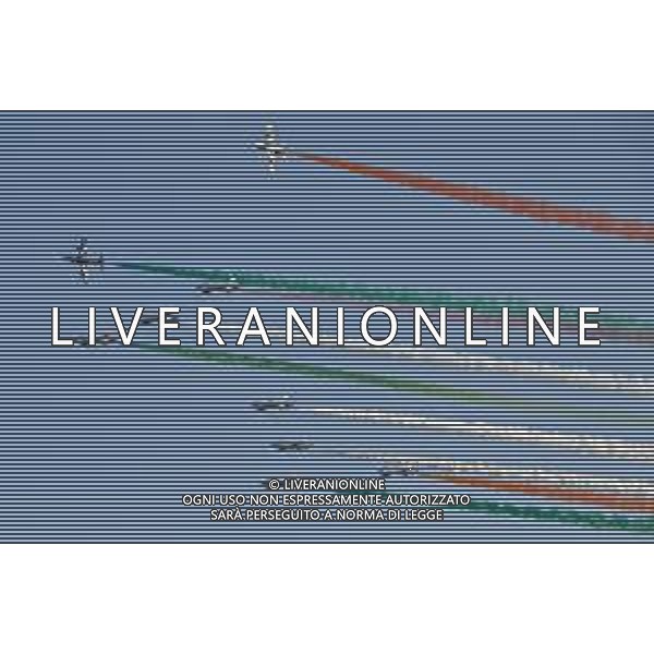20-8-2023. Esibizione Aerei Frecce Tricolore Italia, presso lungomare Poetto di Cagliari, in occssione 100 anni Aeronautica Militare Italiana. Foto Salvatore Moi/Agenzia Aldo Liverani s.a.s. Nella foto: Aerei Frecce Tricolore Italia.