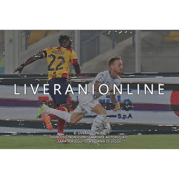 Lameck Banda (US Lecce) and Manuel Lazzari (S.S. Lazio)