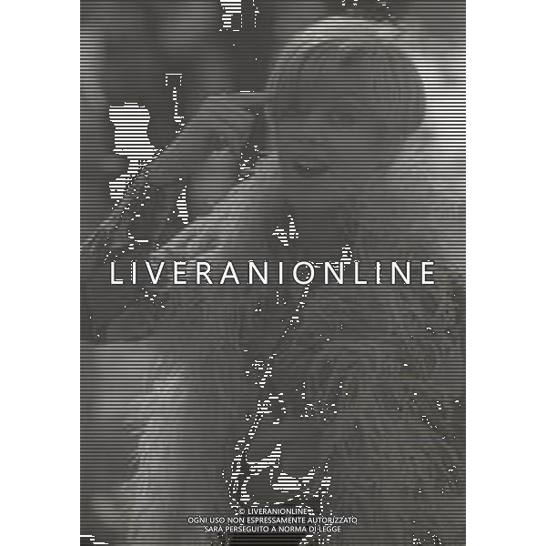 NEG-RETROSPETTIVA CATERINA CASELLI CANTANTE NELLA FOTO CATERINA CASELLI A SANREMO NELL\'ANNO 1967 FOTO PIERO PASCUTTINI-ARCHIVIO GIOVANNI LIVERANI-AG ALDO LIVERANI SAS