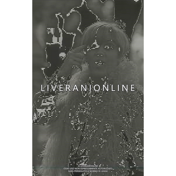 NEG-RETROSPETTIVA CATERINA CASELLI CANTANTE NELLA FOTO CATERINA CASELLI A SANREMO NELL\'ANNO 1967 FOTO PIERO PASCUTTINI-ARCHIVIO GIOVANNI LIVERANI-AG ALDO LIVERANI SAS